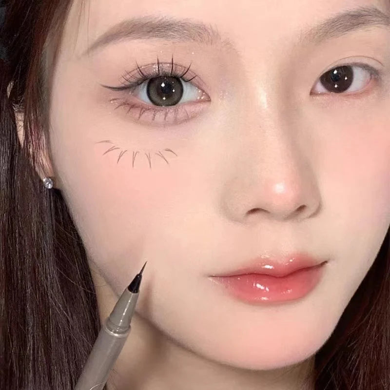 Slim eyeliner is waterproof, sweat-proof, long-lasting and non-smudged. Newbie brown eyeliner liquid pen